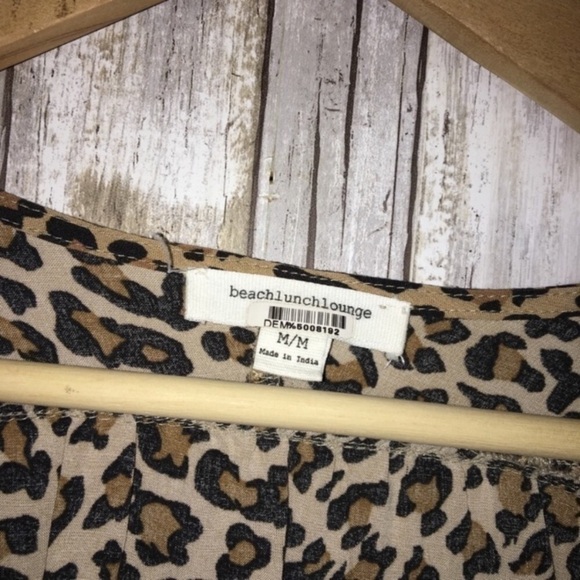 Beach Lunch Lounge Leopard Button Down Tie - Picture 5 of 6